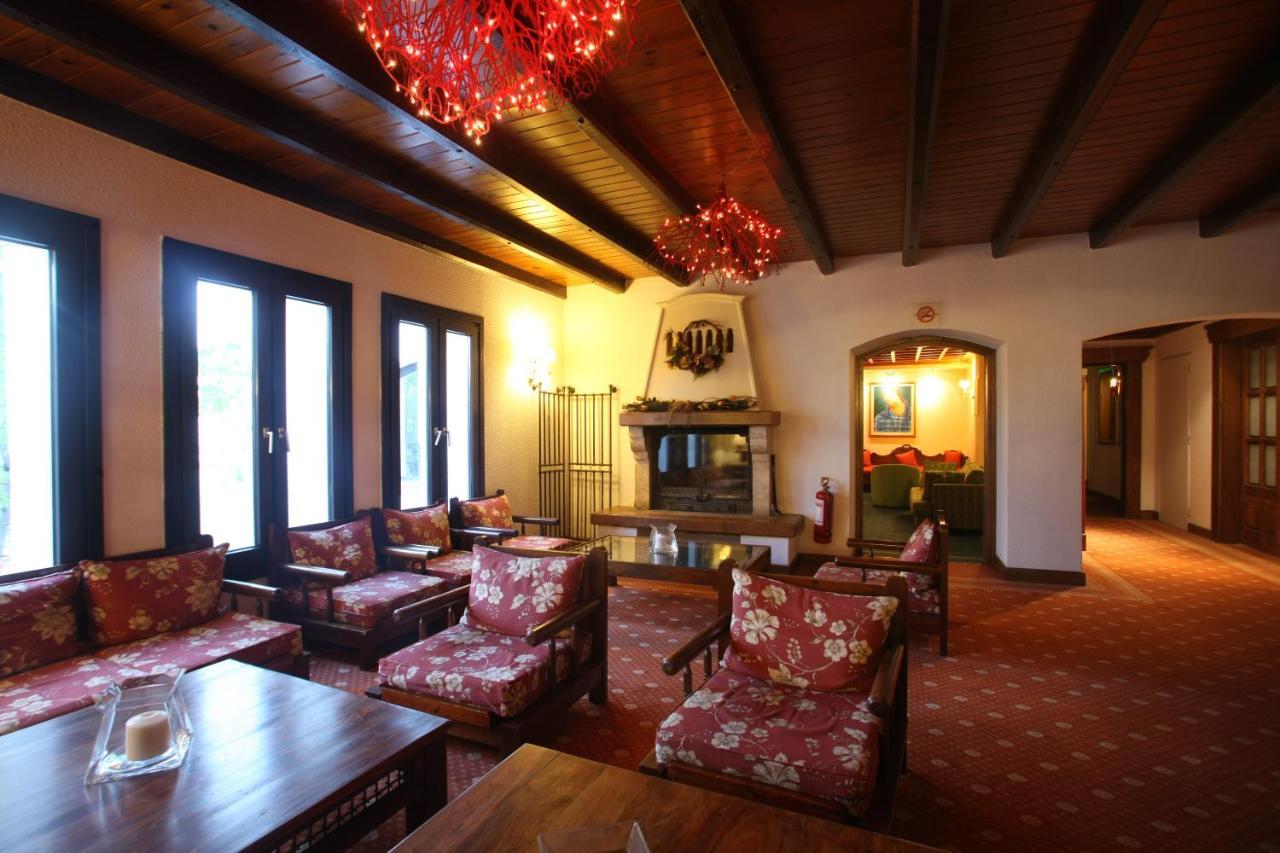 Hotel Spa Montana Karpenísion Exterior foto